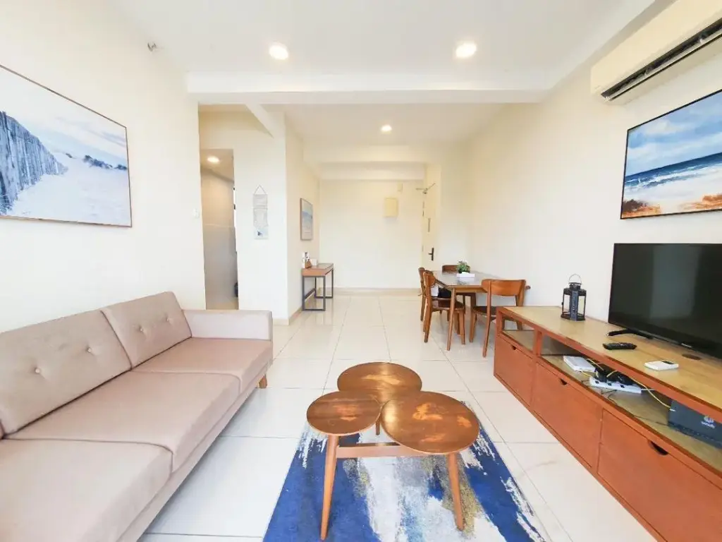 FACING SEAVIEW TYPE A TIMURBAY 2 Bedrooms & 2 Bathrooms Low Level For Sale